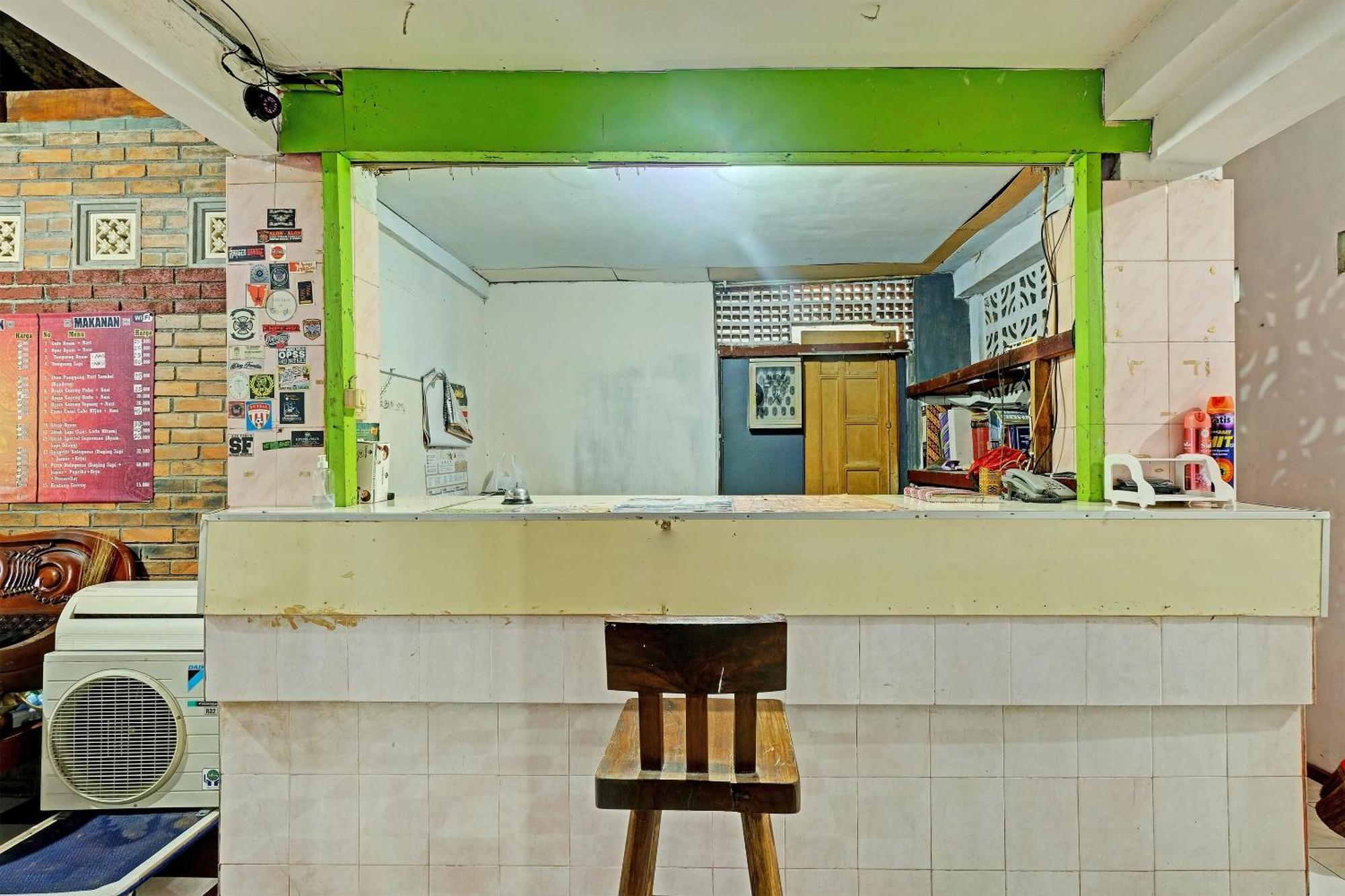 Spot On 91915 Homestay Superman Yogyakarta Exteriör bild