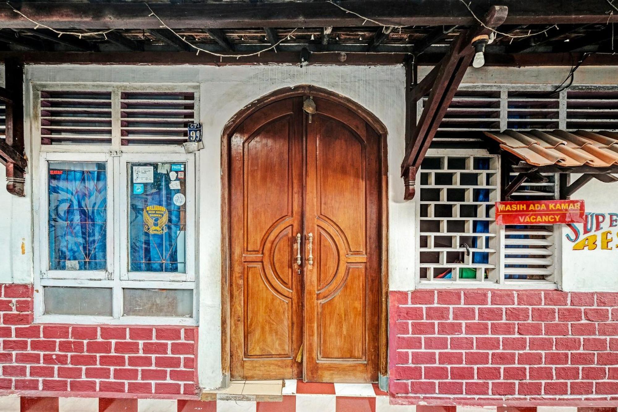 Spot On 91915 Homestay Superman Yogyakarta Exteriör bild