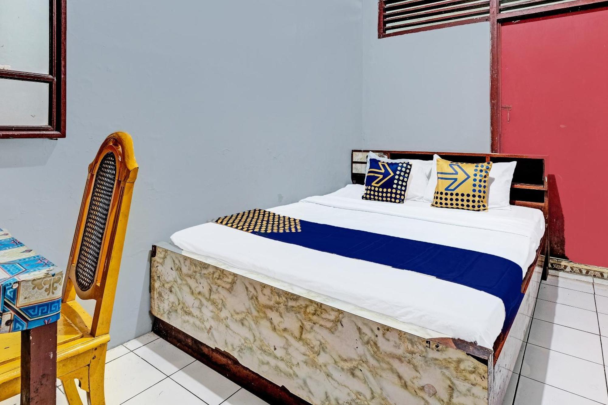 Spot On 91915 Homestay Superman Yogyakarta Exteriör bild
